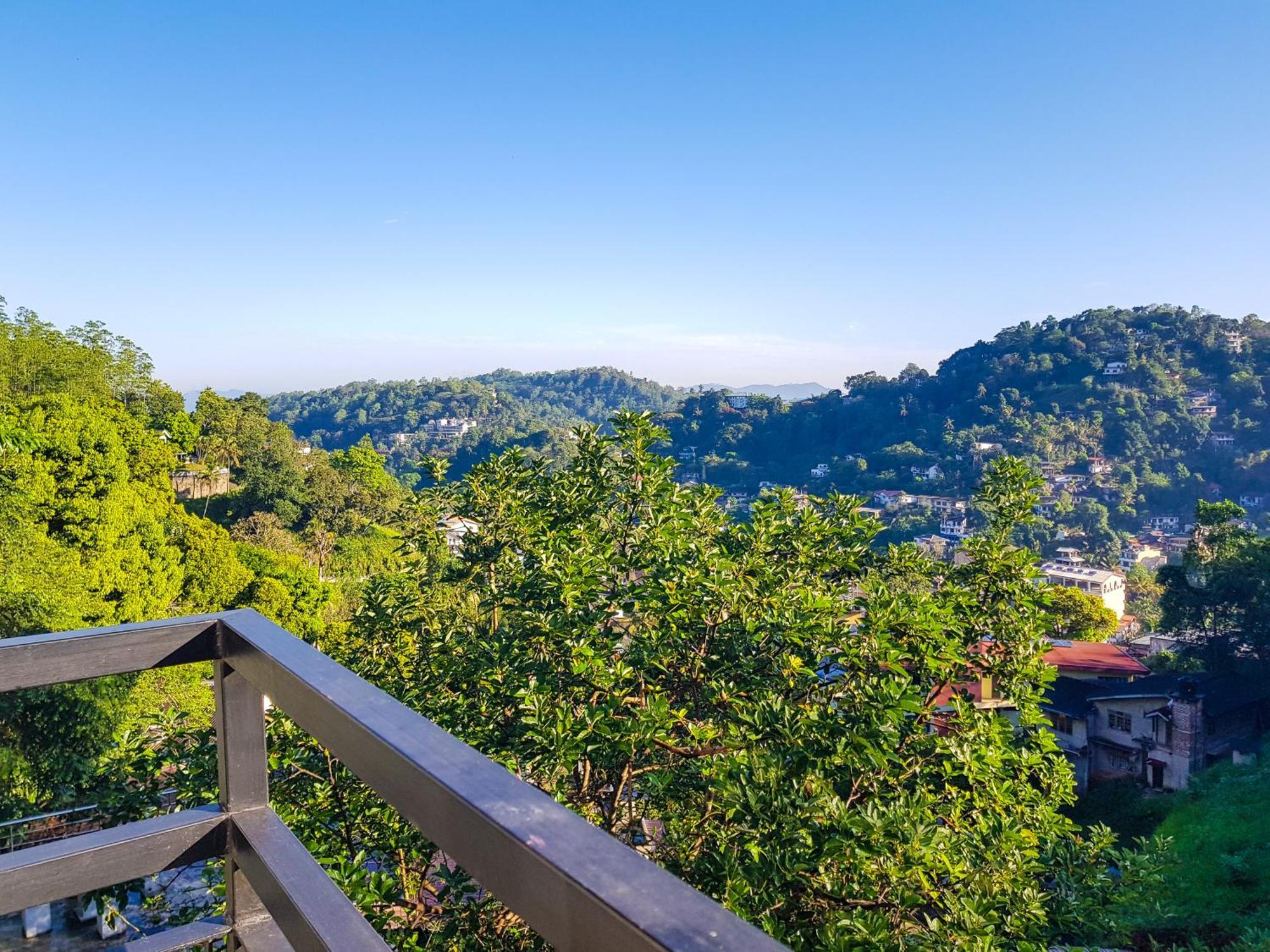 Lush Breeze Hotell Kandy Eksteriør bilde