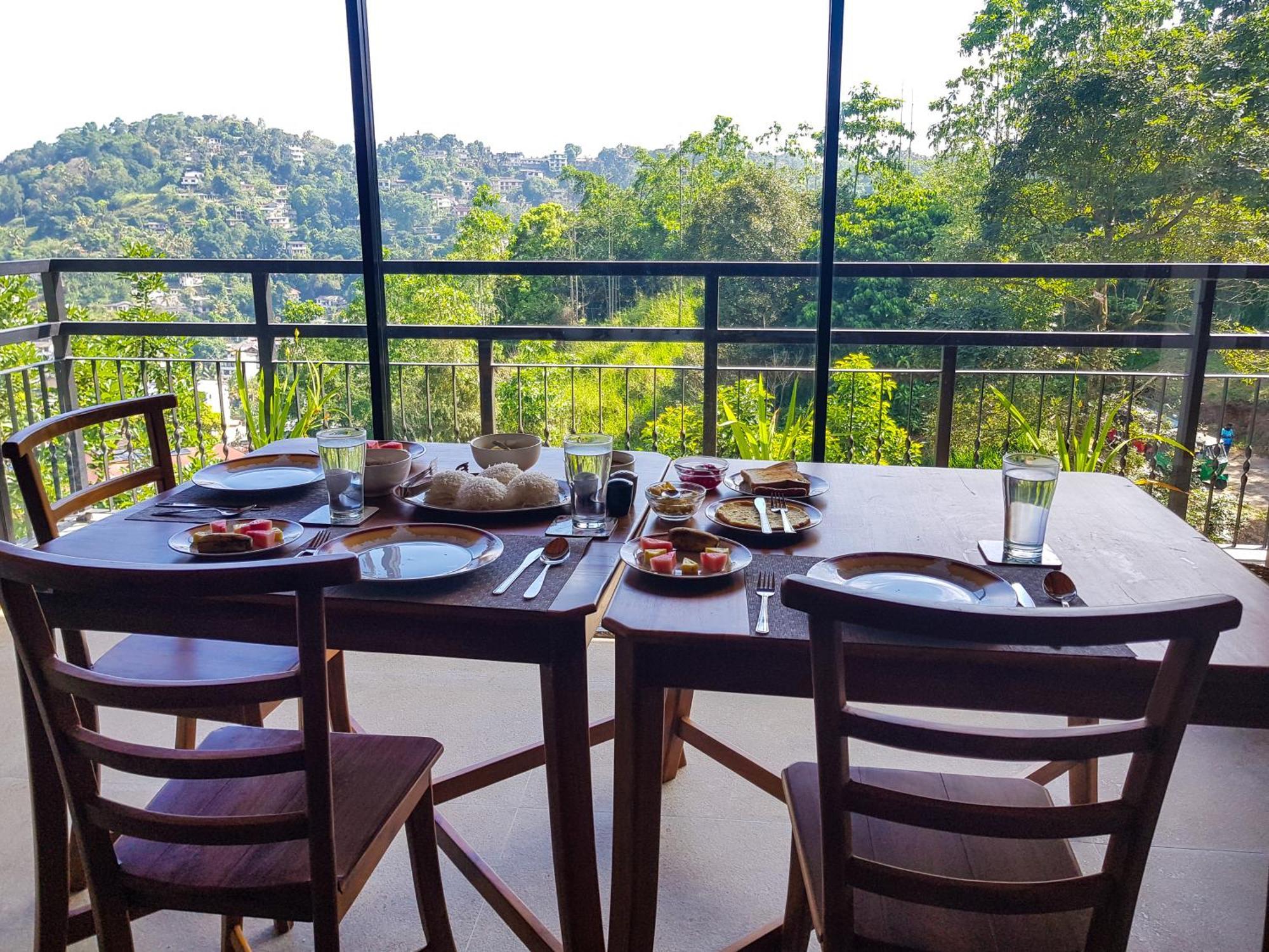 Lush Breeze Hotell Kandy Eksteriør bilde